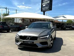 Cinzento Usado 2019 Volvo V60 Carrinha | € 27.500 (Preço justo)