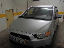 Cinzento Usado 2012 Mitsubishi Colt Citadino | € 3.000