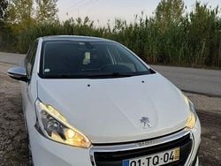 Usado 2017 Peugeot 208 Citadino | € 10.800 (Preço justo)