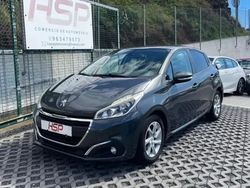 Cinzento Usado 2015 Peugeot 208 Active Citadino | € 12.500 (Caro)