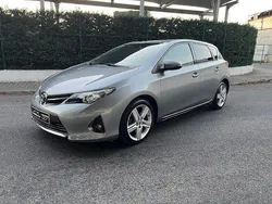 Cinzento Usado 2014 Toyota Auris | € 10.900 (Bom preço)