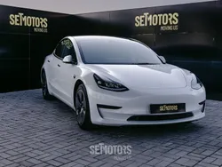 Branco Usado 2023 Tesla Model 3 Sedan | € 31.990 (Preço justo)