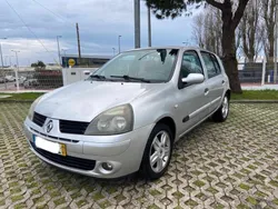 Cinzento Usado 2005 Renault Clio II Extreme Sedan | € 2.900 (Bom preço)