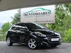 Azul Usado 2017 Peugeot 208 Citadino | € 12.500 (Preço elevado)