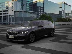 Cinzento Novo 2025 BMW 530e Shadowline Coupé | € 75.250 (Preço justo)