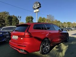 Vermelho Usado 2021 Volvo V60 R-Design Carrinha | € 35.750 (Preço justo)