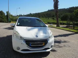 Usado 2013 Peugeot 208 Citadino | € 8.000 (Preço justo)