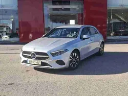 Cinzento Usado 2023 Mercedes A200 Sedan | € 33.990 (Preço justo)