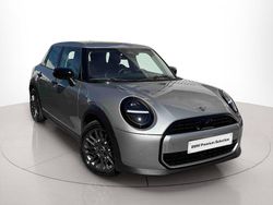 Cinzento Usado 2024 Mini Cooper Essential Citadino | € 31.900