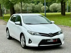 Branco Usado 2013 Toyota Auris Comfort Citadino | € 8.999 (Bom preço)