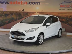 Branco Usado 2015 Ford Fiesta Titanium Citadino | € 9.500 (Preço elevado)