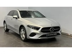 Cinzento claro Usado 2023 Mercedes A250 | € 38.900 (Bom preço)