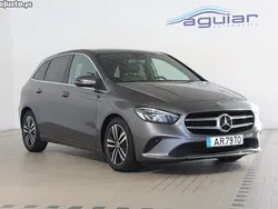 Cinza Usado 2022 Mercedes B180 Progressive Monovolume | € 29.900