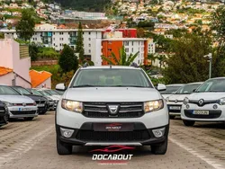 Branco Usado 2014 Dacia Sandero Stepway Citadino | € 11.950