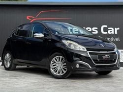 Preto Usado 2017 Peugeot 208 Style Citadino | € 9.950 (Bom preço)
