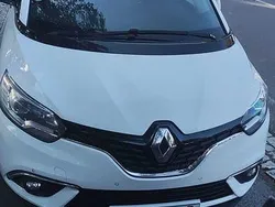 Usado 2019 Renault Scénic IV Monovolume | € 13.000