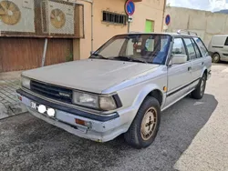 Cinzento Usado 1984 Nissan Bluebird | € 1.000