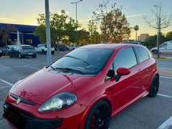 Vermelho Usado 2013 Abarth Punto Evo Citadino | € 15.200