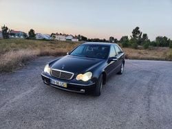 Usado 2003 Mercedes C220 Avantgarde Sedan | € 8.000 (Preço elevado)