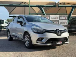 Cinzento Usado 2019 Renault Clio IV LIMITED | € 13.990 (Preço justo)