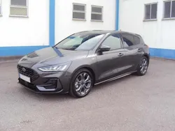 Cinzento Usado 2023 Ford Focus ST-Line | € 34.500