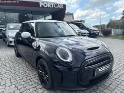 Azul Usado 2024 Mini Cooper SE Premium Citadino | € 28.500 (Preço justo)