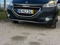 Cinza Usado 2012 Peugeot 208 Style Citadino | € 5.990 (Preço justo)