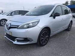 Cinzento Usado 2014 Renault Grand Scénic III Bose Edition Monovolume | € 11.000 (Preço justo)