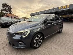 Cinzento Usado 2021 Renault Clio V LIMITED Citadino | € 15.900 (Preço justo)