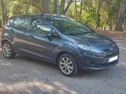 Cinzento Usado 2010 Ford Fiesta Citadino | € 4.750 (Preço justo)