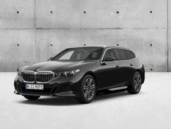 Preto sapphire metalizada Novo 2024 BMW 530e Comfort Edition Carrinha | € 83.050 (Preço justo)