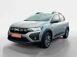 Cinzento Usado 2023 Dacia Sandero Citadino | € 17.490 (Preço justo)