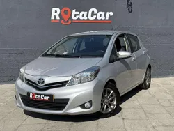 Cinza Usado 2014 Toyota Yaris Comfort Citadino | € 9.990 (Preço justo)