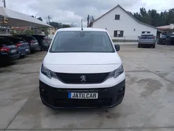 Branco Usado 2019 Peugeot Partner Monovolume | € 13.400 (Preço justo)