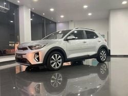 Cinza Usado 2022 Kia Stonic SUV | € 15.900 (Preço justo)