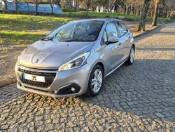 Cinzento Usado 2019 Peugeot 208 Citadino | € 11.990 (Preço justo)