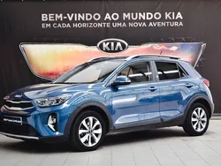 Azul Novo 2025 Kia Stonic SUV | € 21.900 (Preço justo)