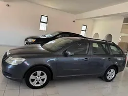 Cinzento Usado 2011 Skoda Octavia Citadino | € 8.250 (Bom preço)