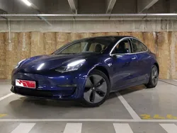 Azul Usado 2019 Tesla Model 3 Long Range Sedan | € 24.480 (Preço justo)