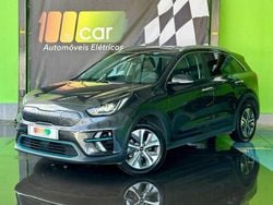 Cinza Usado 2022 Kia e-Niro SUV | € 23.900 (Preço justo)