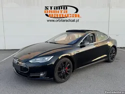 Preto Usado 2014 Tesla Model S Sedan | € 23.900 (Caro)