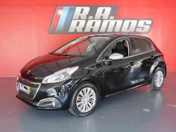 Preto Usado 2015 Peugeot 208 Citadino | € 9.950 (Preço justo)