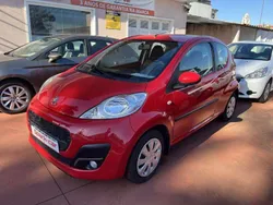 Vermelho Usado 2013 Peugeot 107 Active Citadino | € 6.990