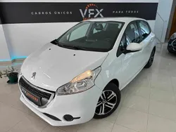 Branco Usado 2014 Peugeot 208 Citadino | € 9.950 (Preço justo)