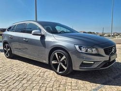 Cinza Usado 2018 Volvo V60 R-Design Momentum Carrinha | € 18.980 (Bom preço)