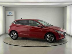 Vermelho Usado 2024 Hyundai i20 Comfort Citadino | € 17.490 (Preço justo)