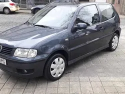 Cinzento Usado 2000 VW Polo Citadino | € 1.400