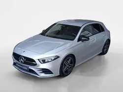Cinza Usado 2023 Mercedes A180 Sedan | € 34.900 (Preço justo)
