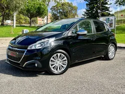 Preto Usado 2019 Peugeot 208 Signature Sky Citadino | € 11.850 (Preço justo)