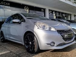 Cinza Usado 2012 Peugeot 208 Citadino | € 9.900
